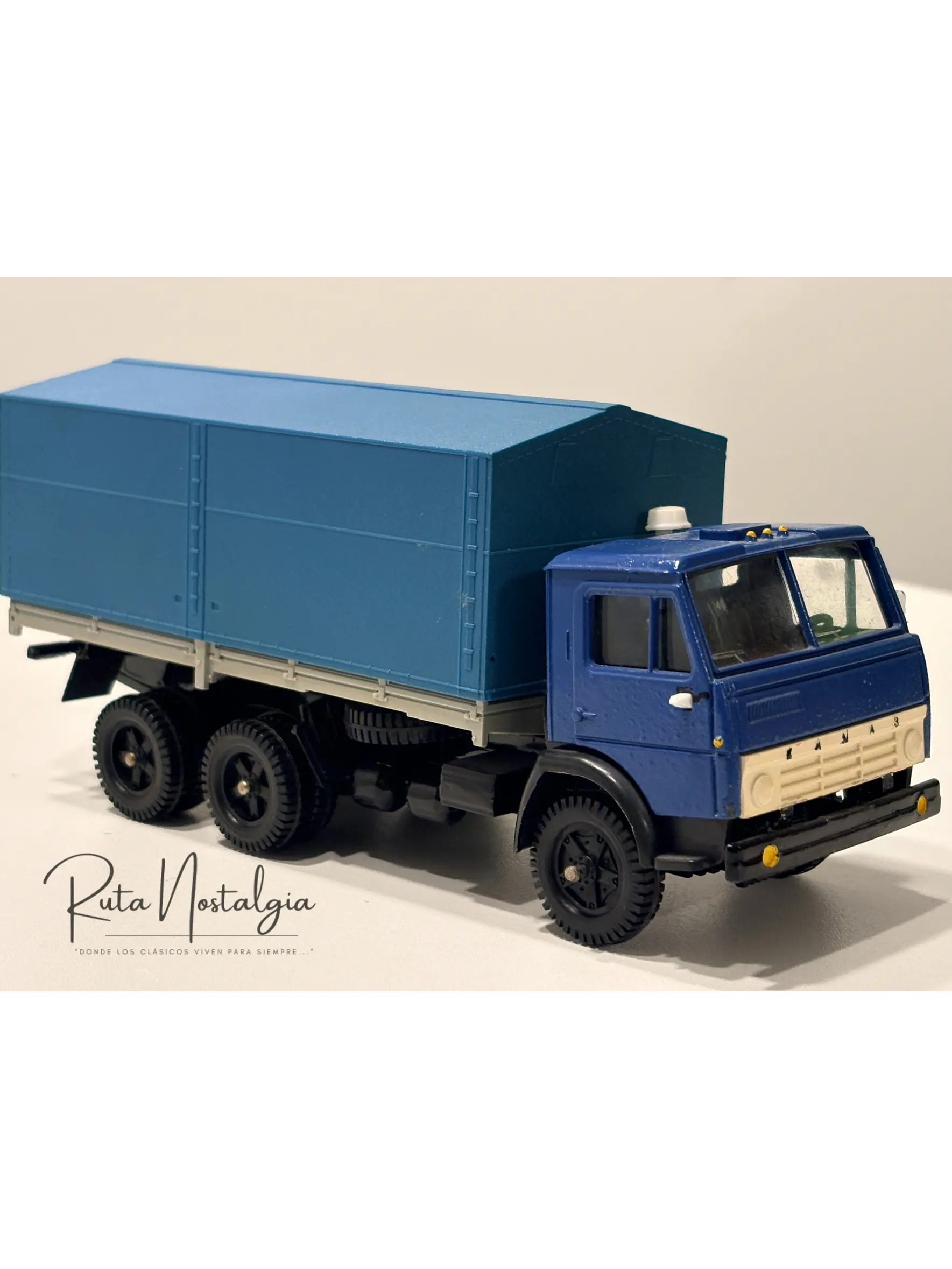 Kamaz 5320 | Elecon AREK 1:43 - Made in USSR | Camión soviético vintage sin caja para colección en Chile - Sin espejo retrovisor derecho 7