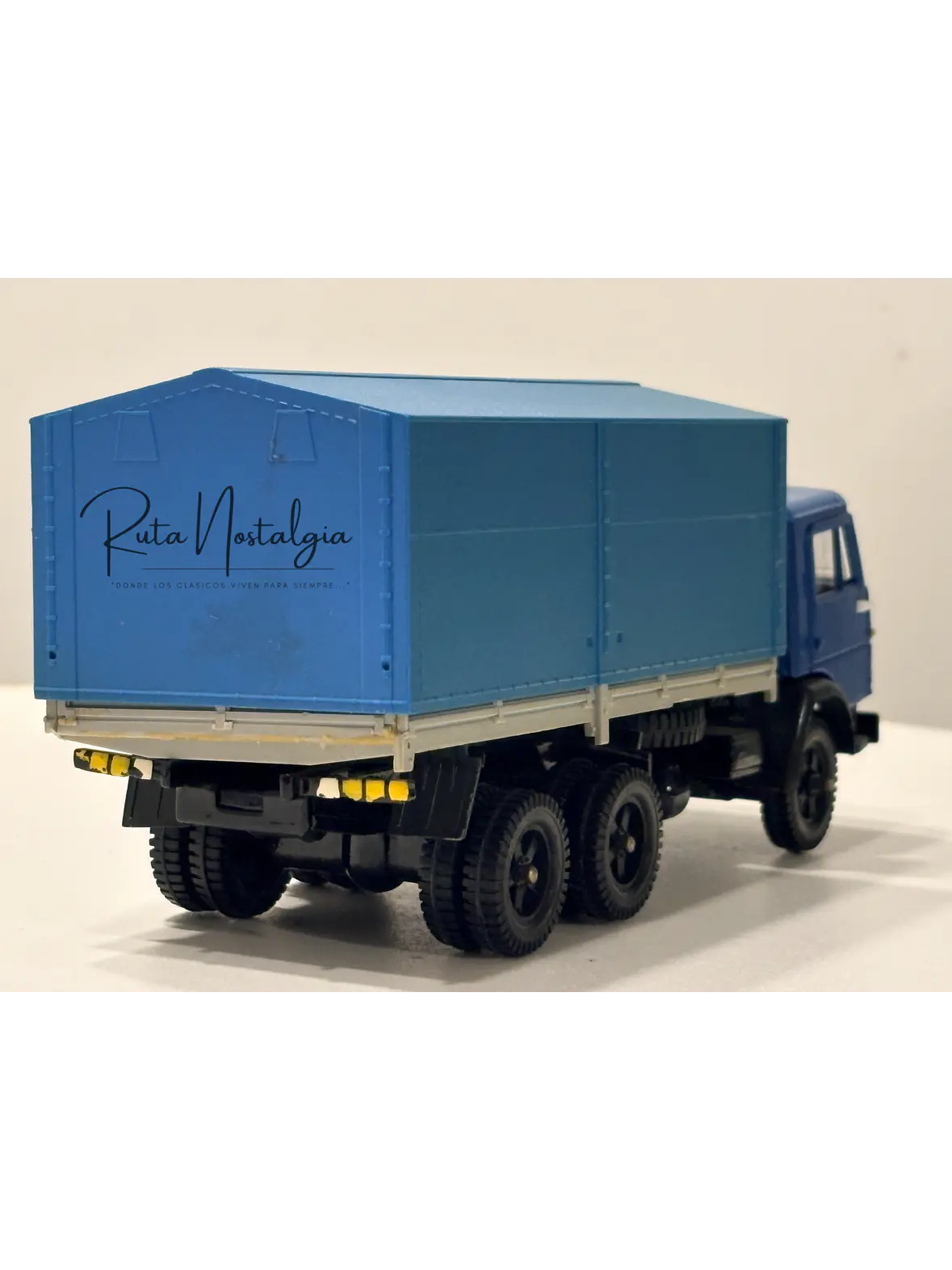 Kamaz 5320 | Elecon AREK 1:43 - Made in USSR | Camión soviético vintage sin caja para colección en Chile - Sin espejo retrovisor derecho 6