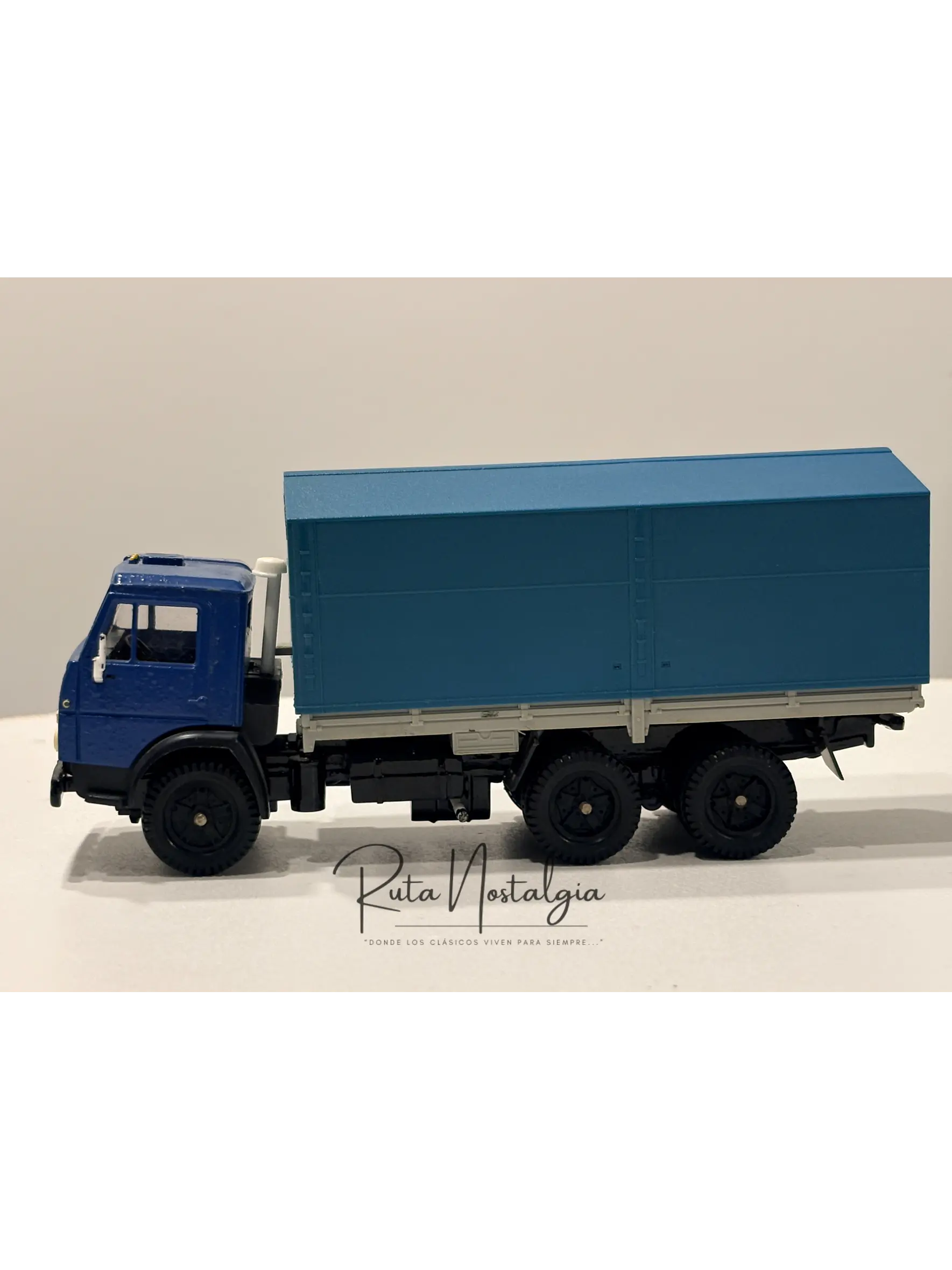 Kamaz 5320 | Elecon AREK 1:43 - Made in USSR | Camión soviético vintage sin caja para colección en Chile - Sin espejo retrovisor derecho 4