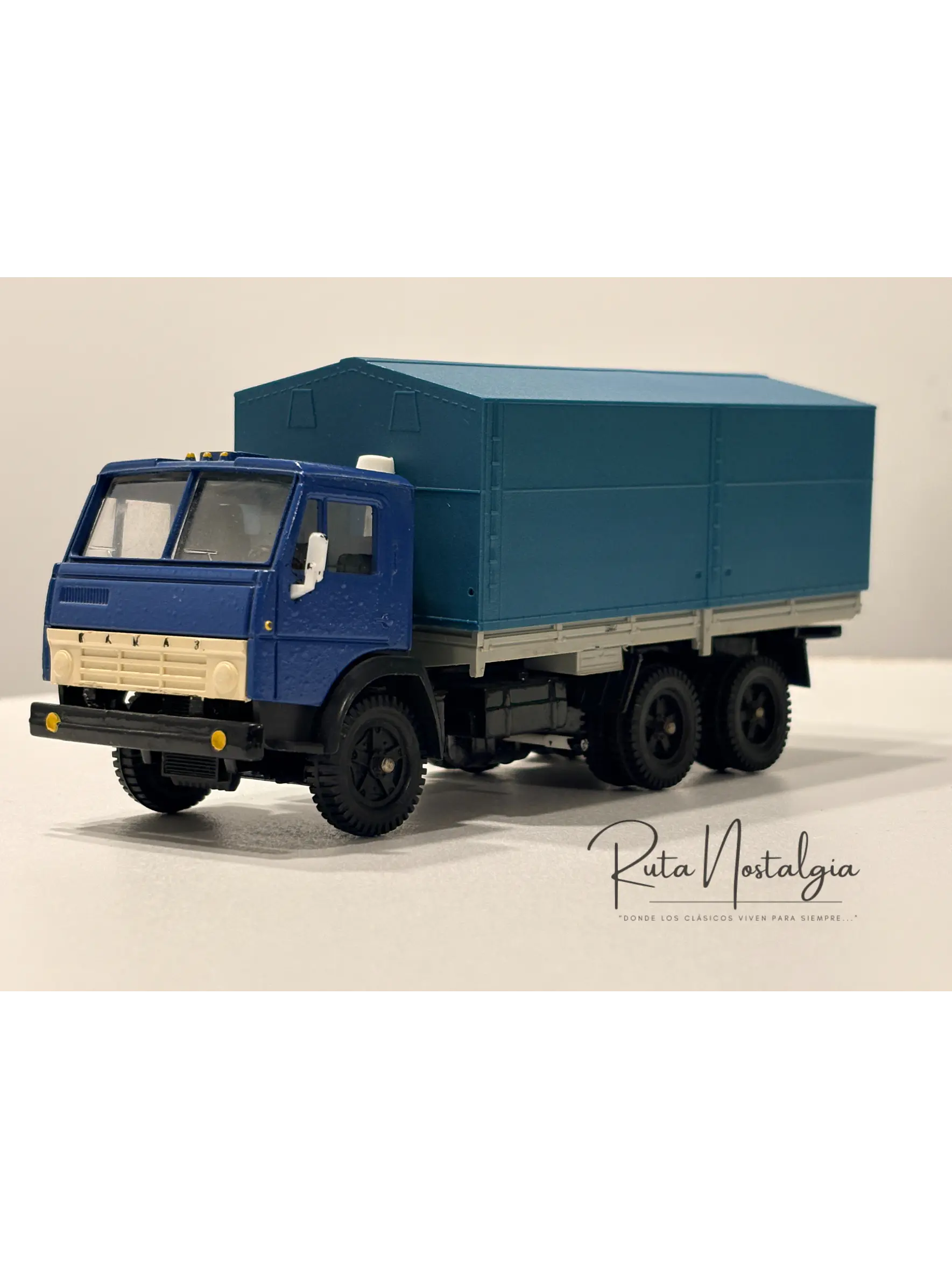 Kamaz 5320 | Elecon AREK 1:43 - Made in USSR | Camión soviético vintage sin caja para colección en Chile - Sin espejo retrovisor derecho 3