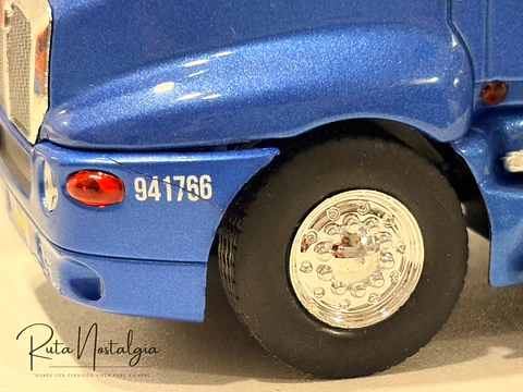Kenworth T2000 SWIFT — "Camiones Americanos" Altaya Entrega 53 | 1:43 El camión americano más aerodinámico de su era en el azul SWIFT