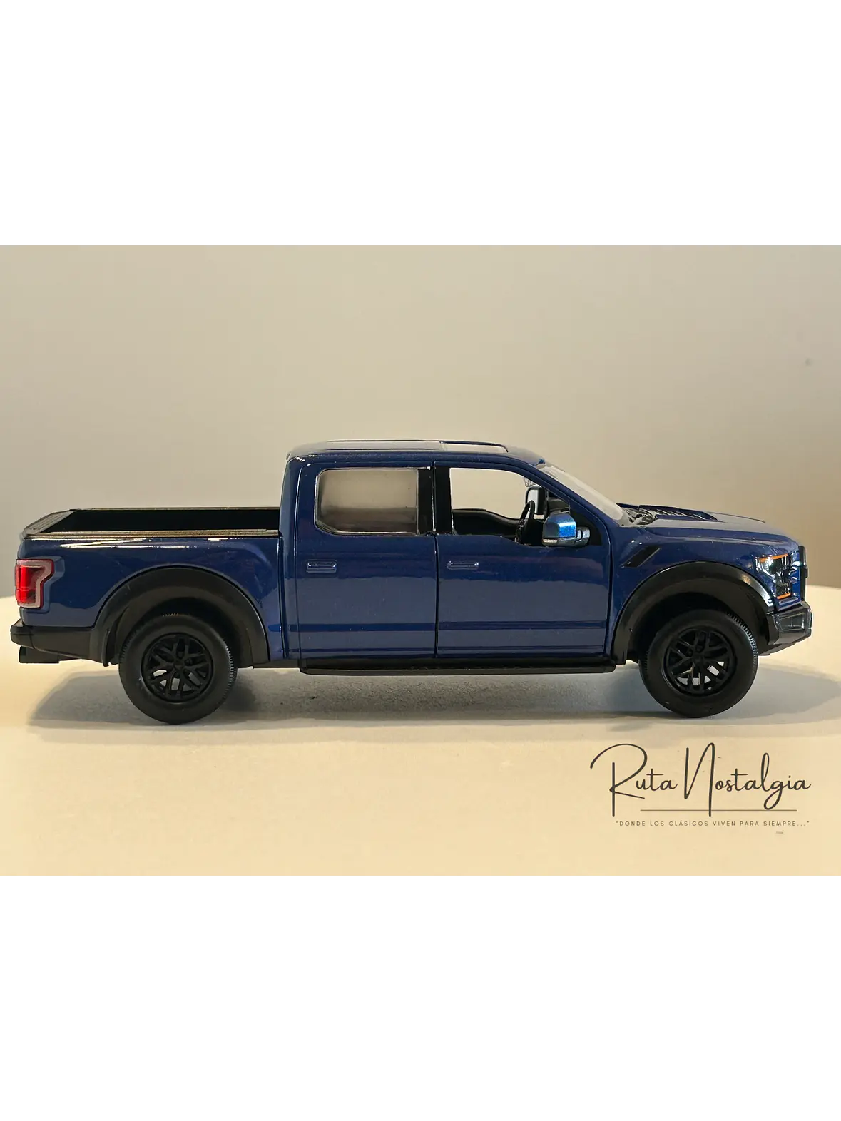 Motormax Ford F-150 Raptor 2017 | 1:24 – Pickup off-road ícono de Ford  8