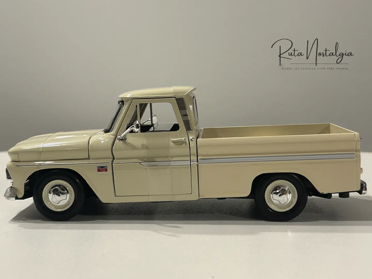 Camioneta Chevrolet C10 Fleetside Pick-Up | Motormax 1:24 5