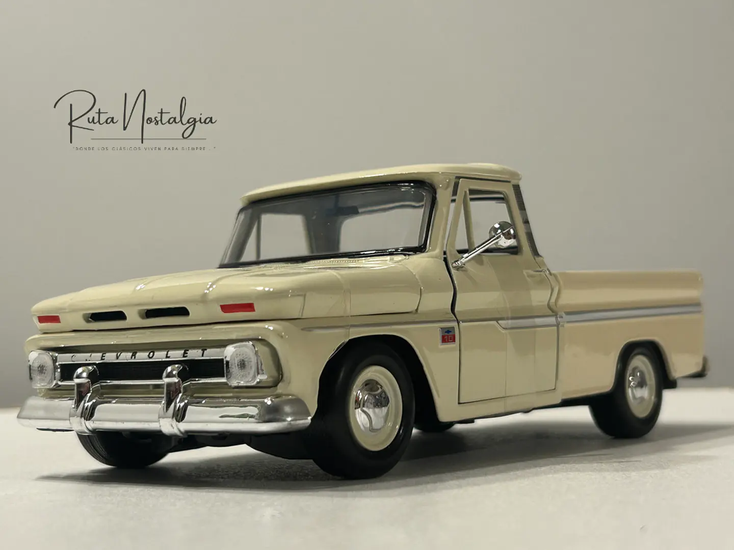 Camioneta Chevrolet C10 Fleetside Pick-Up | Motormax 1:24 4