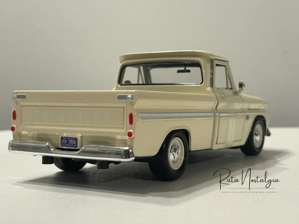 Camioneta Chevrolet C10 Fleetside Pick-Up | Motormax 1:24 8