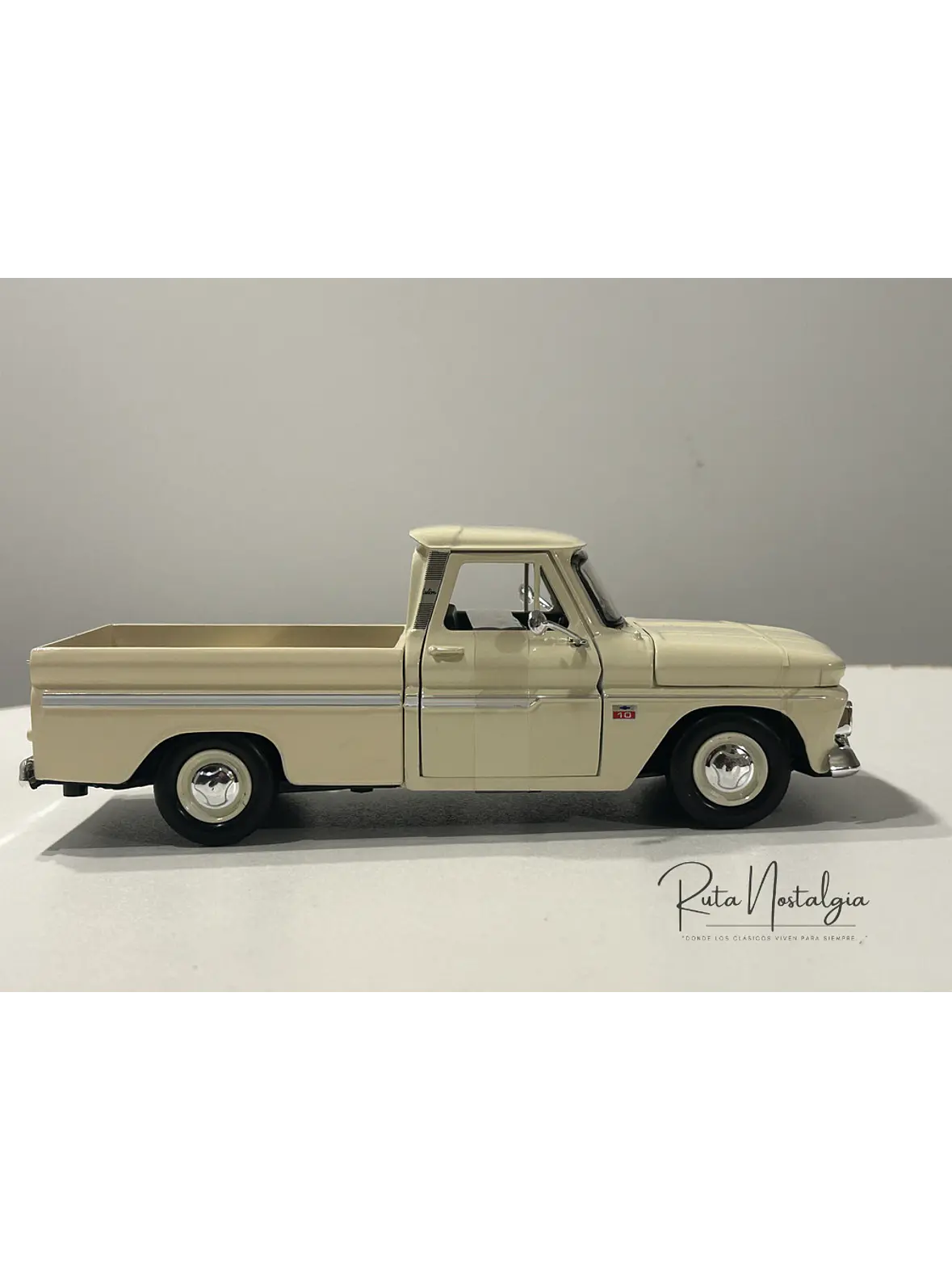 Motormax Chevrolet C10 Fleetside Pick-Up 1966, 1:24 – Clásico “C-10” primera generación | Ruta Nostalgia Chile 9