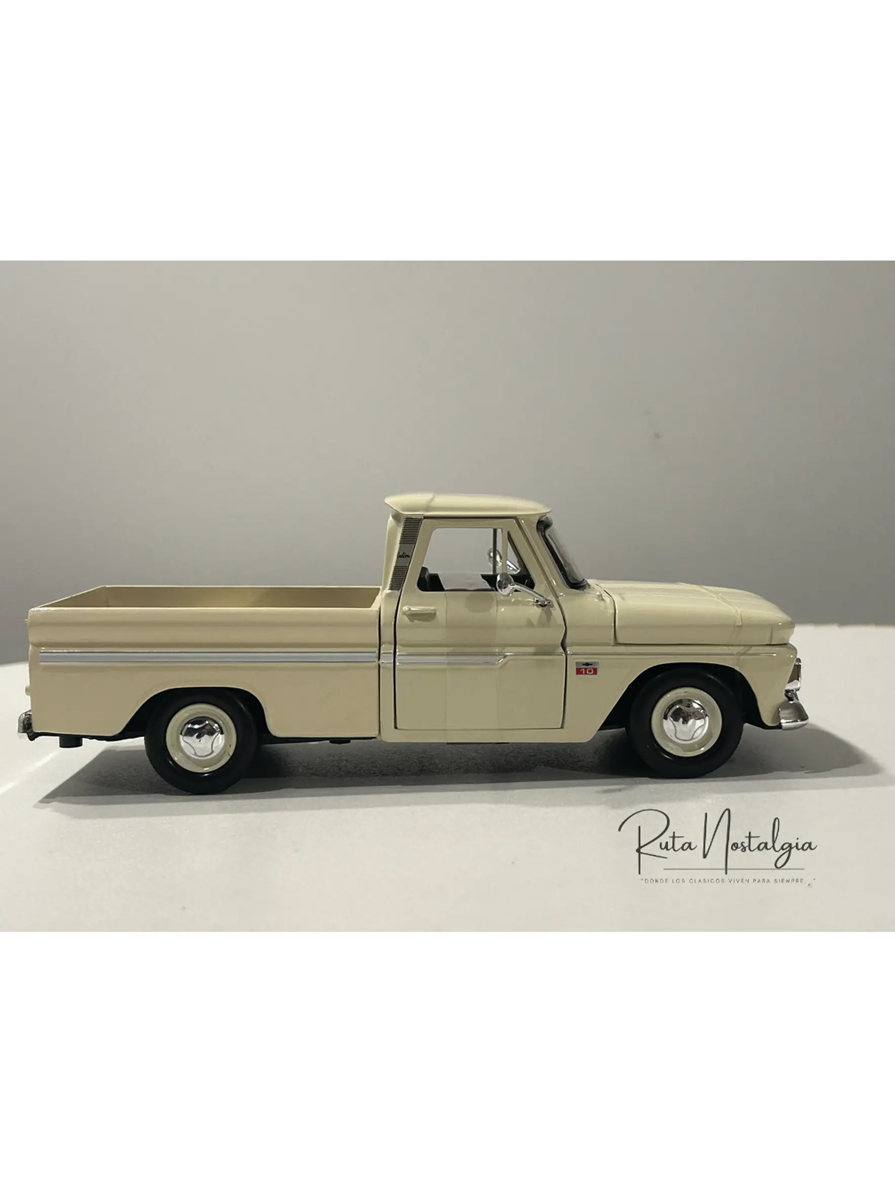 Motormax Chevrolet C10 Fleetside Pick-Up 1966, 1:24 – Clásico “C-10” primera generación | Ruta Nostalgia Chile 9