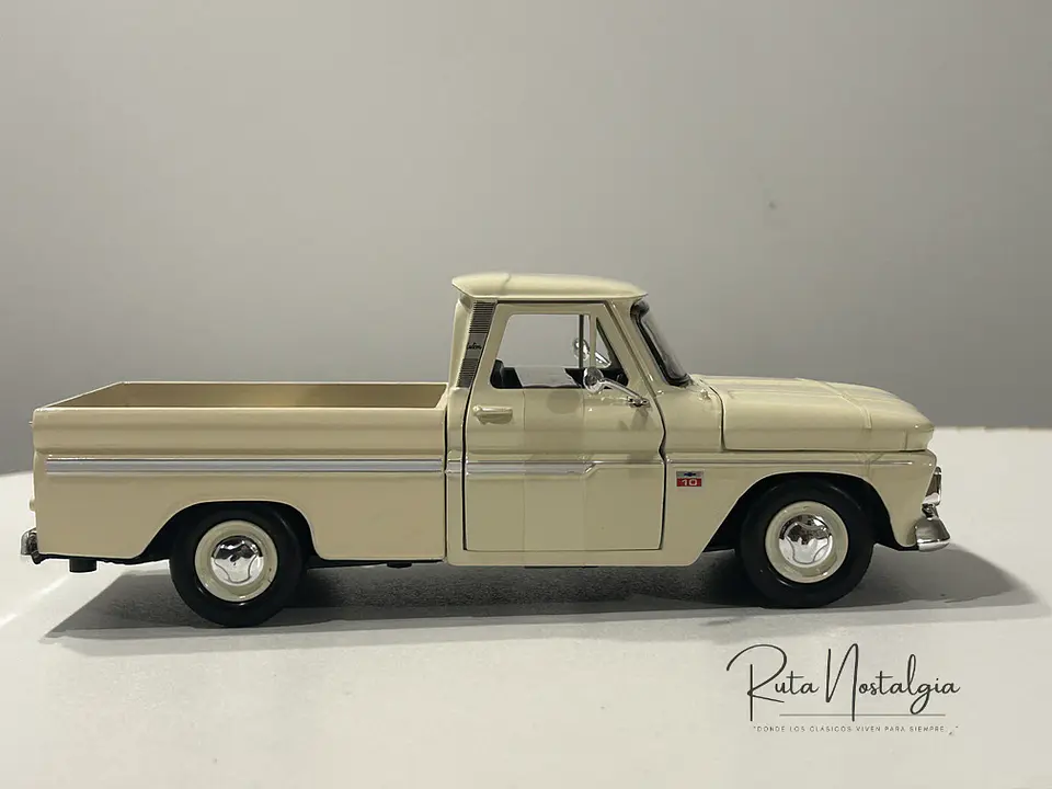 Camioneta Chevrolet C10 Fleetside Pick-Up | Motormax 1:24 9