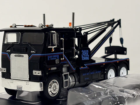 Freightliner FLA 9664 Terminator 2 "Judgment Day” (1991)– Greenlight 1:43 - ACCESORIO REPARADO