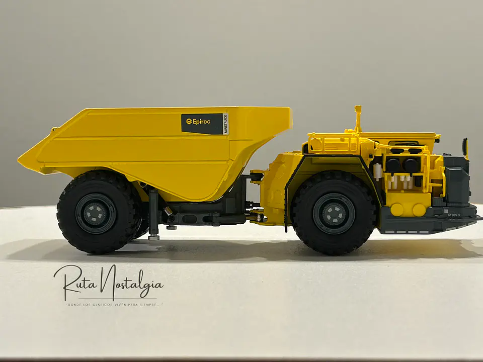 Camión Dumper Subterráneo Epiroc Minetruck MT65 S - Escala 1:50 –  DETALLE EN PINTURA 6