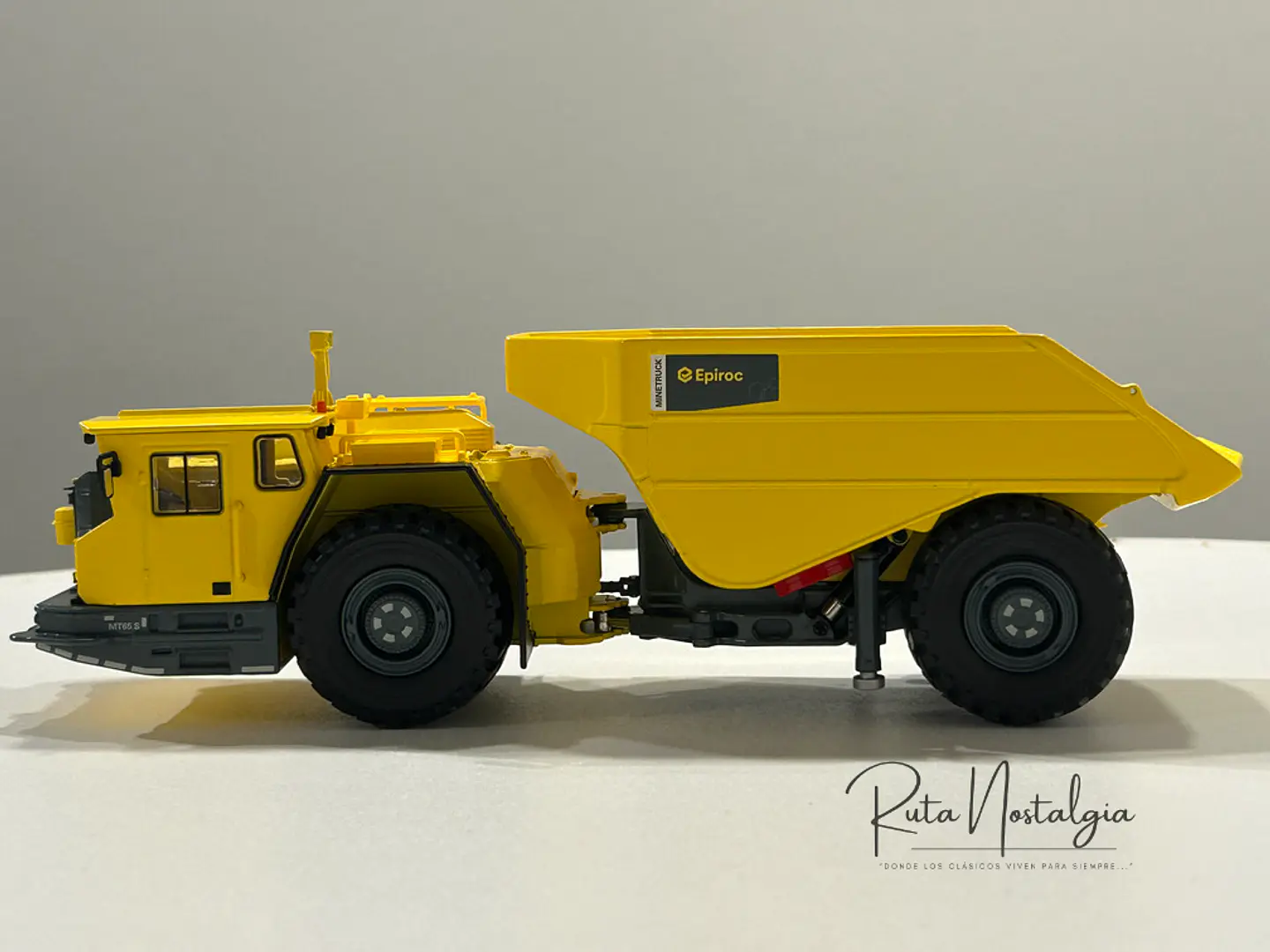 Camión Dumper Subterráneo Epiroc Minetruck MT65 S - Escala 1:50 –  DETALLE EN PINTURA 10