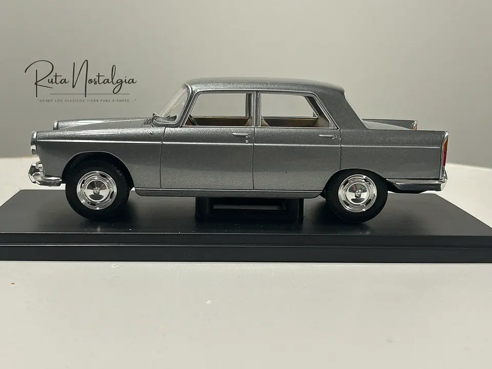 Peugeot 404 1960 — WhiteBox 1:24 | CAJA CON CARTÓN DAÑADO 8