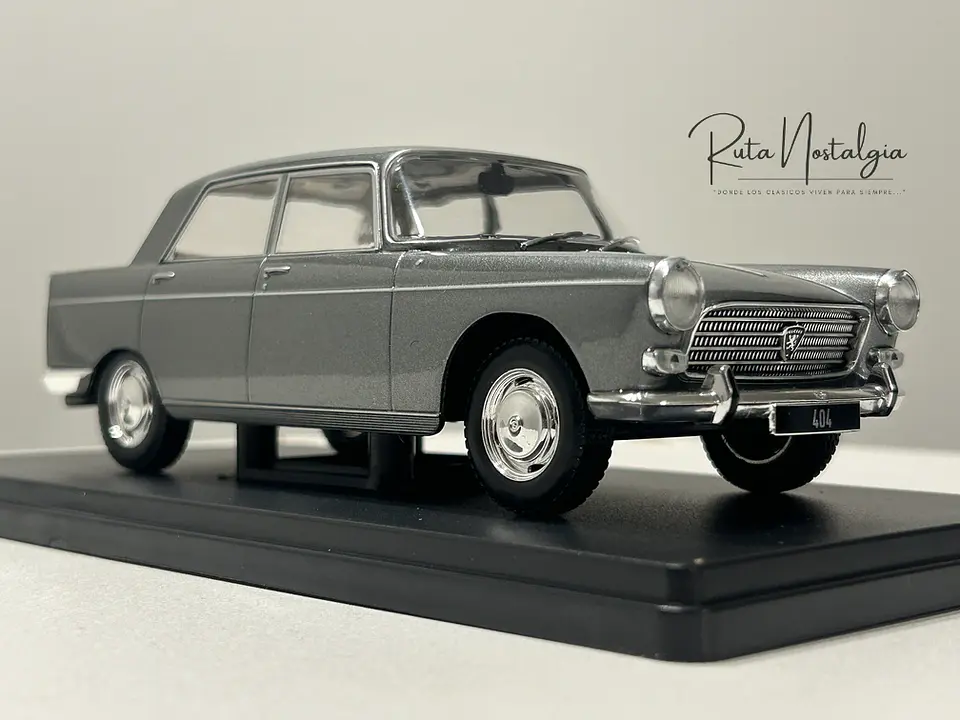 Peugeot 404 1960 — WhiteBox 1:24 | CAJA CON CARTÓN DAÑADO 9