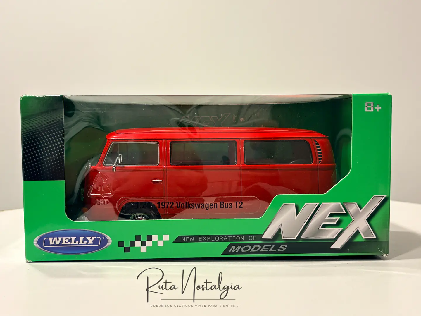 Furgón a escala Volkswagen Kombi T2 Bus 1972 | 1:24 Welly – MODELO CON ESPEJO REPARADO 11