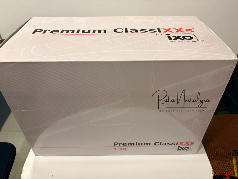 Camión a escala Scania R-Series Topline 2019 | 1:18 Premium ClassiXXs by IXO | MODELO SIN CAJA EXTERNA.  ACCESORIO INTERNO SUELTO. 15