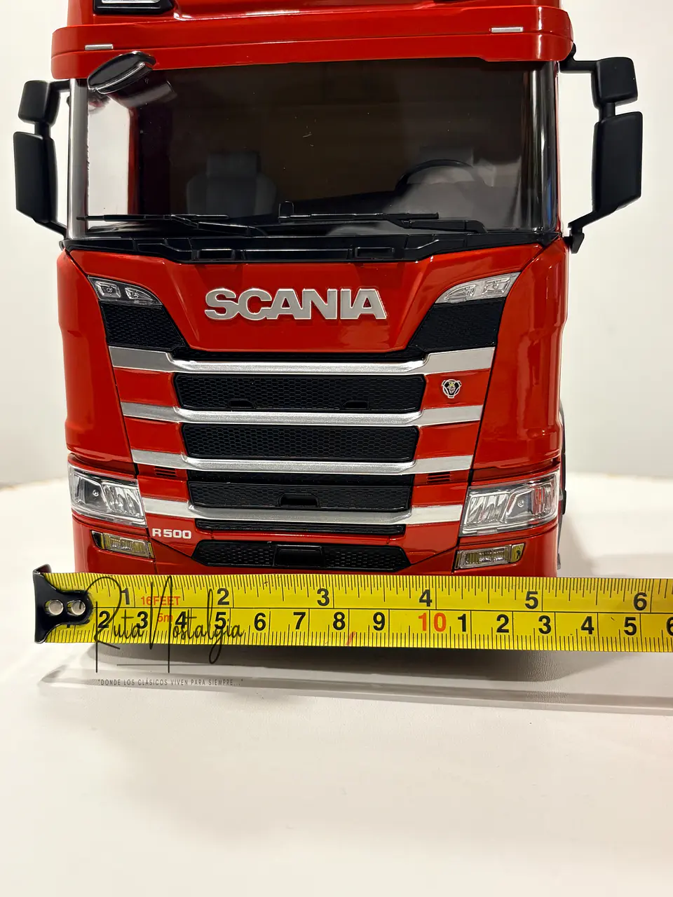 Camión a escala Scania R-Series Topline 2019 | 1:18 Premium ClassiXXs by IXO | MODELO SIN CAJA EXTERNA.  ACCESORIO INTERNO SUELTO. 12