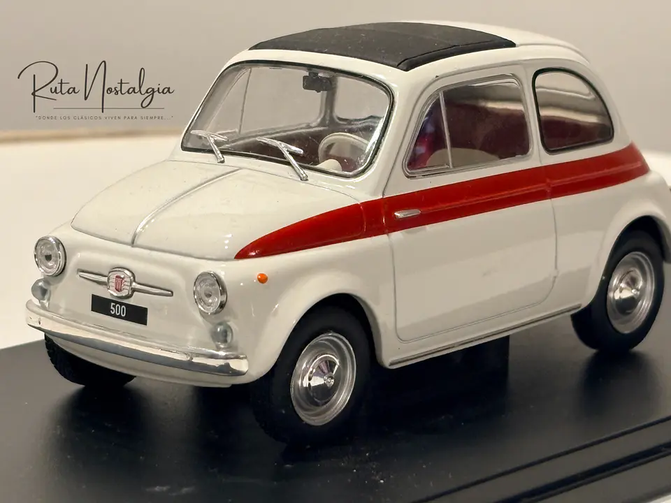 Fiat 500 1960 White/Red WhiteBox 1:24 | Auto Italiano Clásico de Colección - MODELO SIN CAJA 3