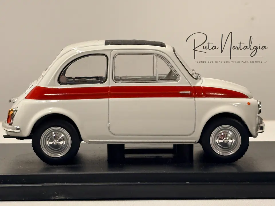 Fiat 500 1960 White/Red WhiteBox 1:24 | Auto Italiano Clásico de Colección - MODELO SIN CAJA 7