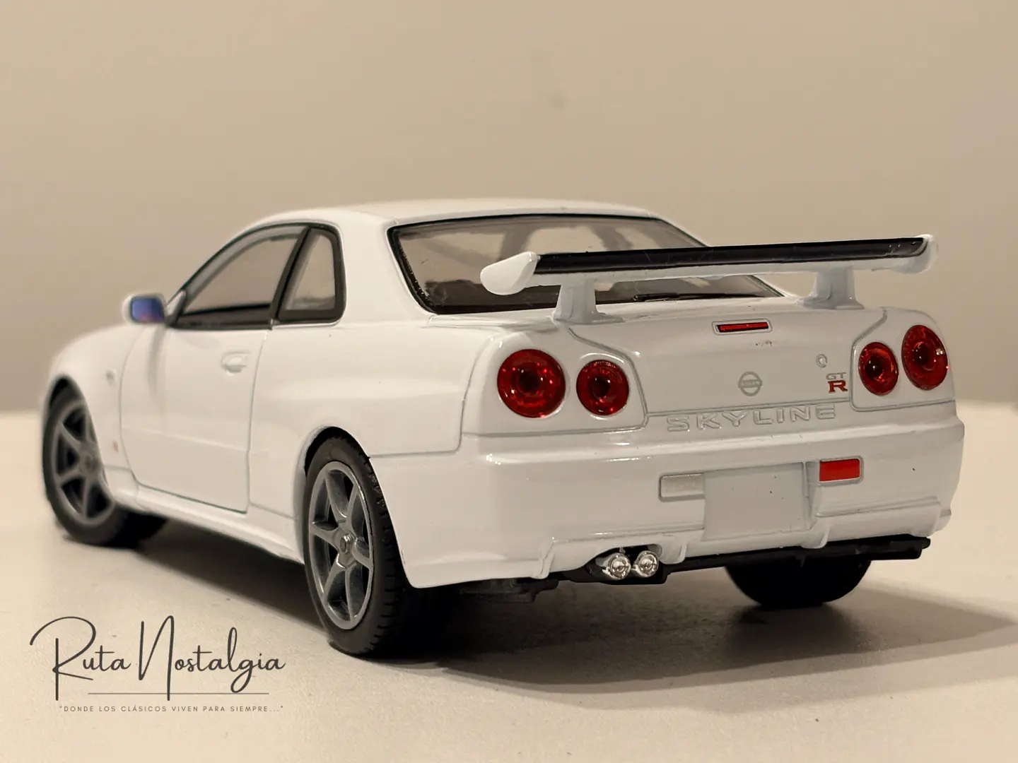 Nissan Skyline GT-R (R34) — Welly NEX Models 1:24 | ESPEJO RETROVISOR REPARADO 8