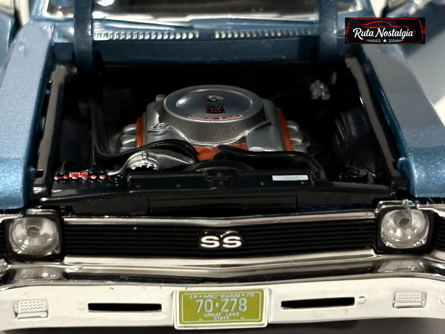 Auto Chevrolet Nova SS 1970 | Maisto Escala 1:24 3