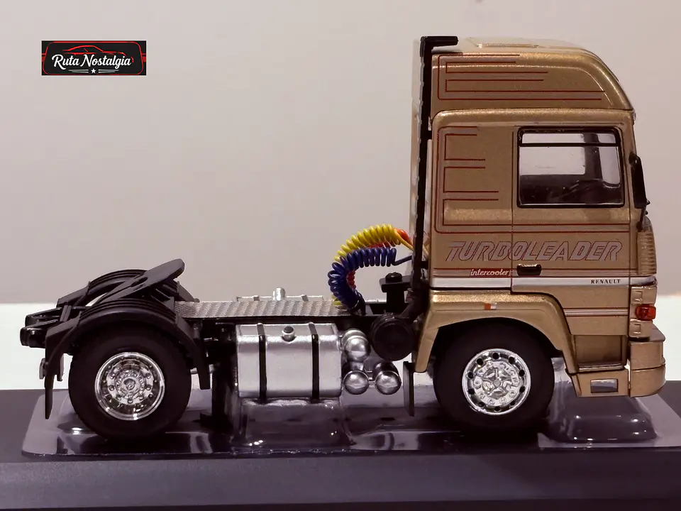 Renault R390 Turboleader 1987 IXO Models 1:43  4