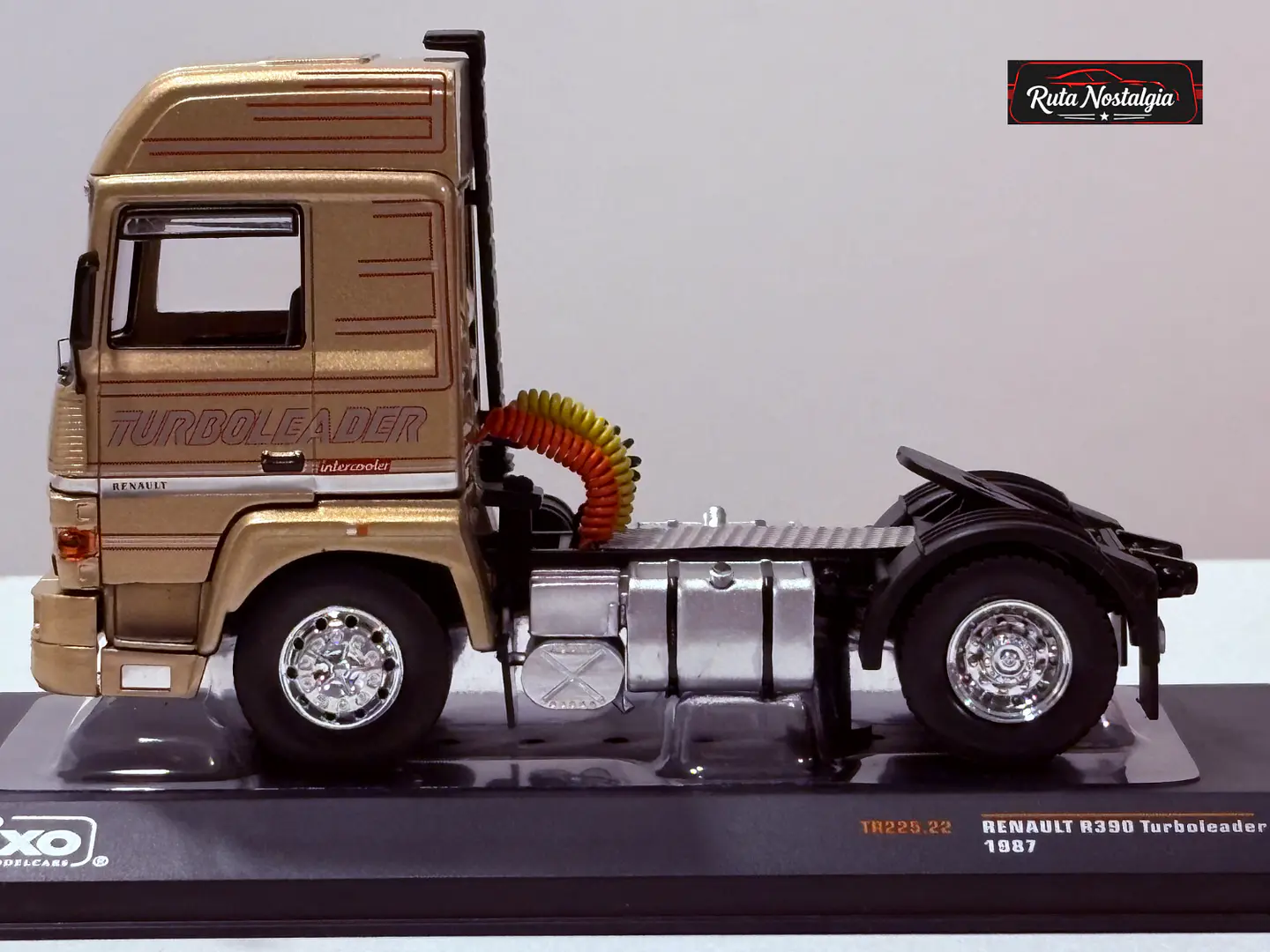 Renault R390 Turboleader 1987 IXO Models 1:43  8