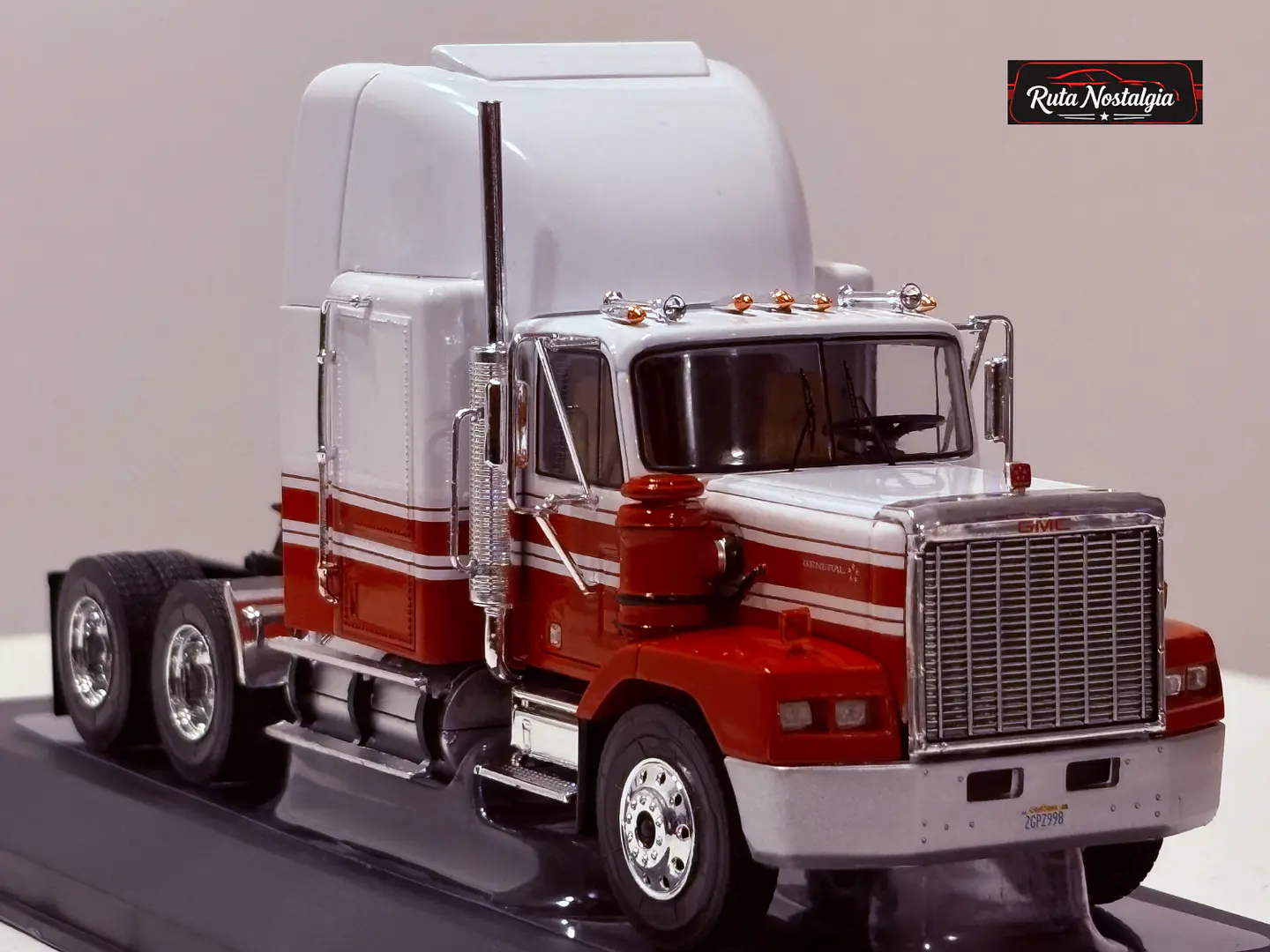 Camión GMC General SBFA 1988 | IXO Escala 1:43 1