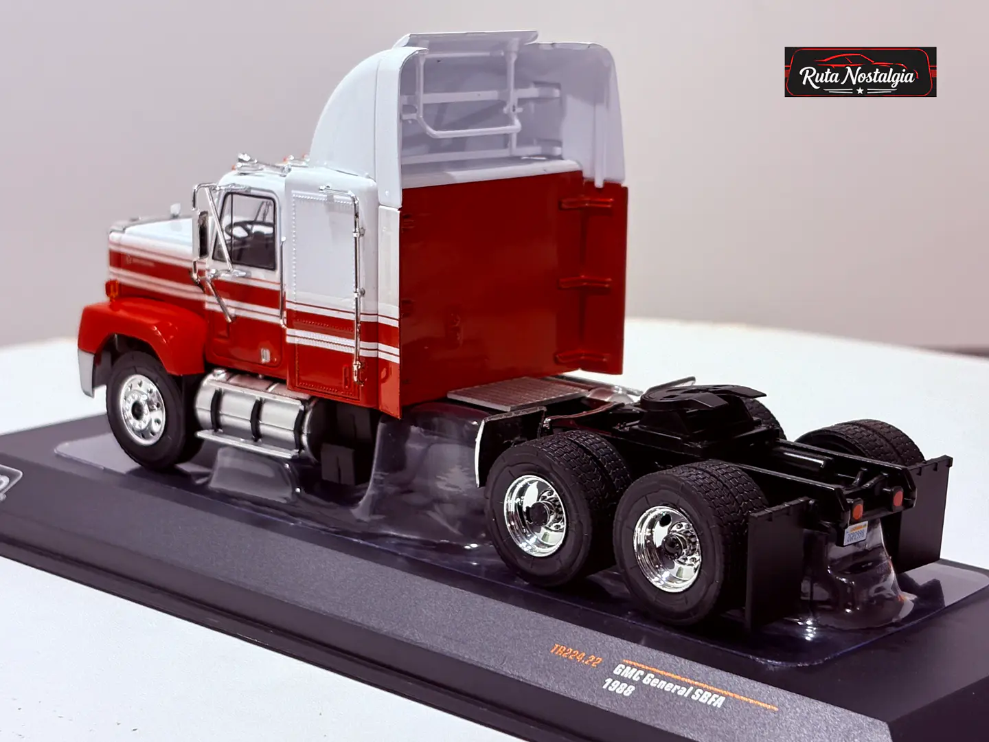 Camión GMC General SBFA 1988 | IXO Escala 1:43 5
