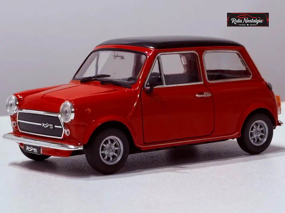 Mini Cooper 1300 1974 Welly 1:24  | Ícono británico en Chile 6