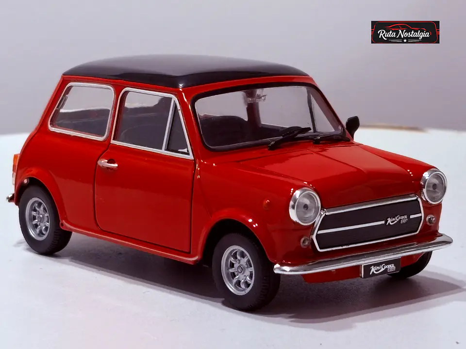 Mini Cooper 1300 1974 Welly 1:24  | Ícono británico en Chile 10