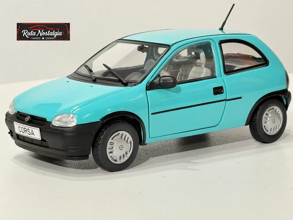 Opel Corsa B 1993 WhiteBox 1:24 | El auto de los 90's en Chile 4