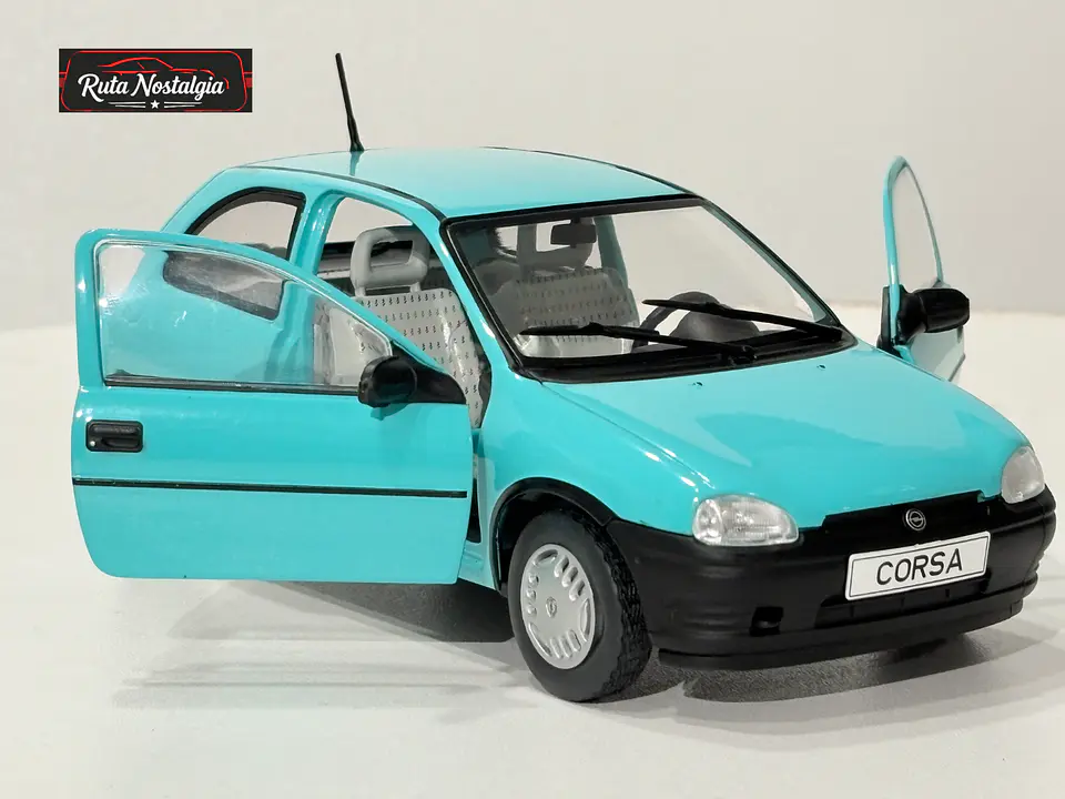 Opel Corsa B 1993 WhiteBox 1:24 | El auto de los 90's en Chile 2