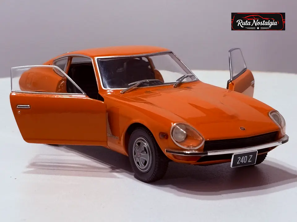 Datsun 240Z 1969 WhiteBox 1:24 Naranja | Fairlady Z RHD 2