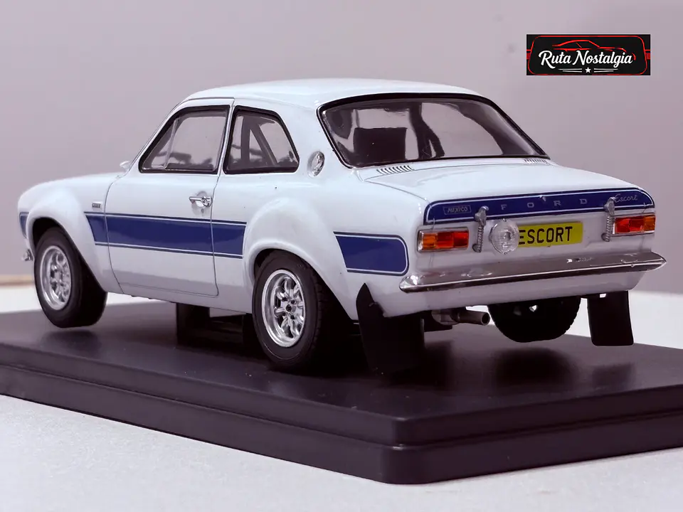 Ford Escort MK I RS 2000 1973 WhiteBox 1:24  5