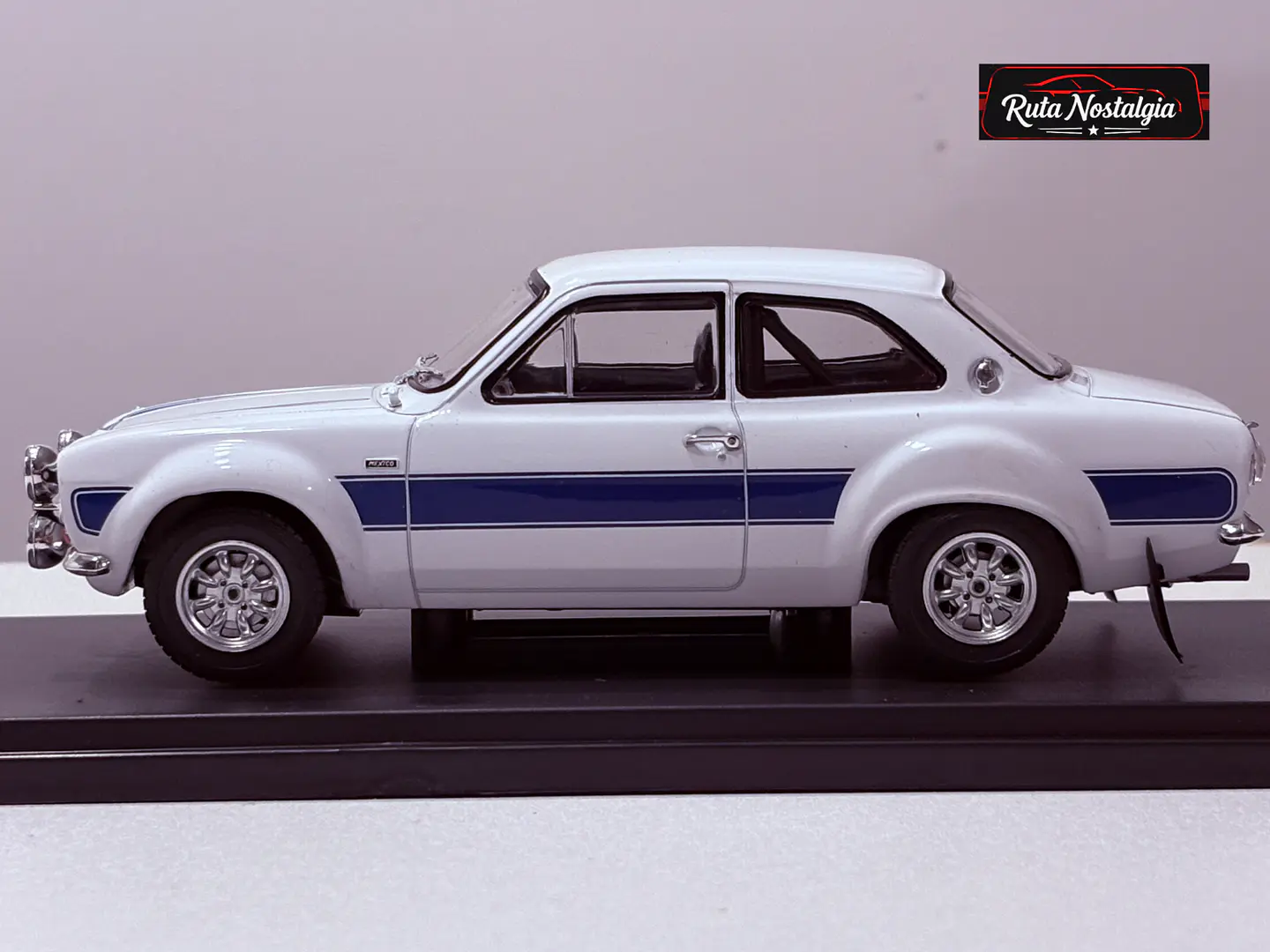 Ford Escort MK I RS 2000 1973 WhiteBox 1:24  4