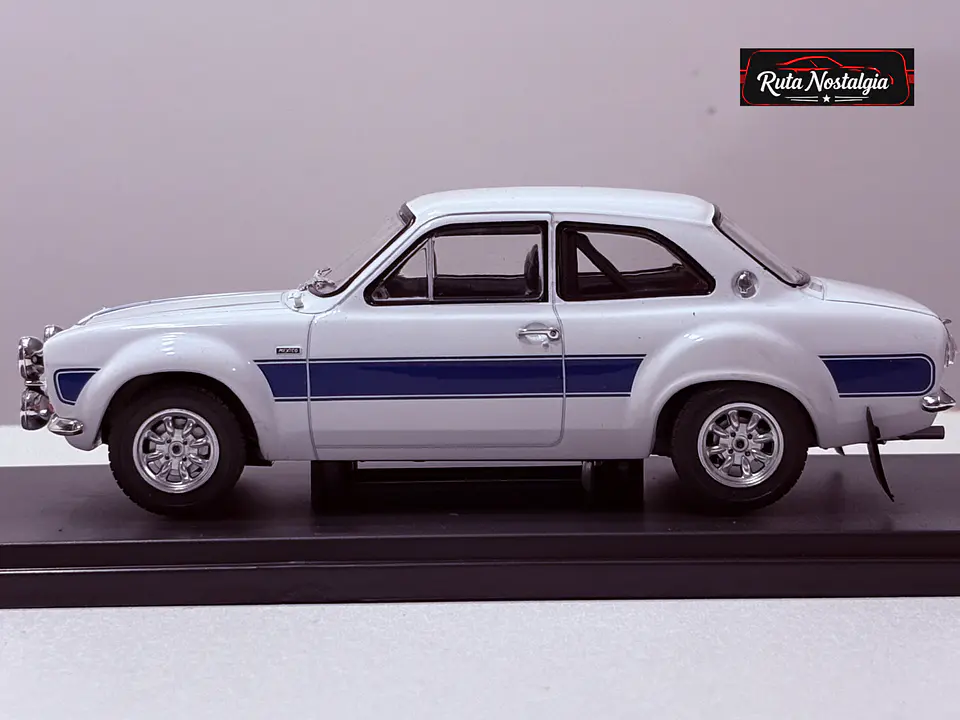 Ford Escort MK I RS 2000 1973 WhiteBox 1:24  4