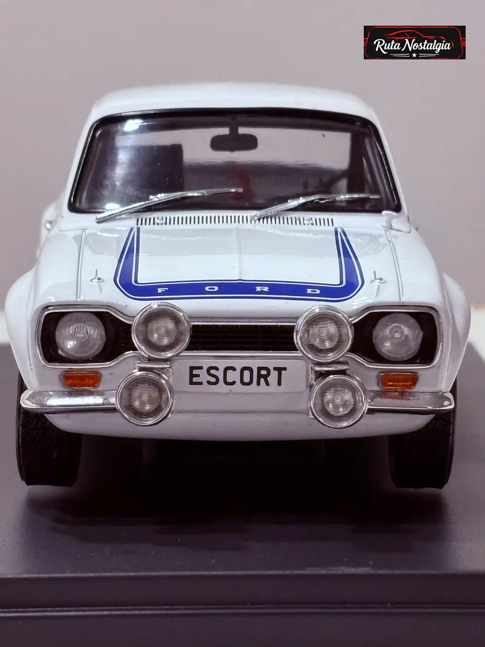 Ford Escort MK I RS 2000 1973 WhiteBox 1:24  2