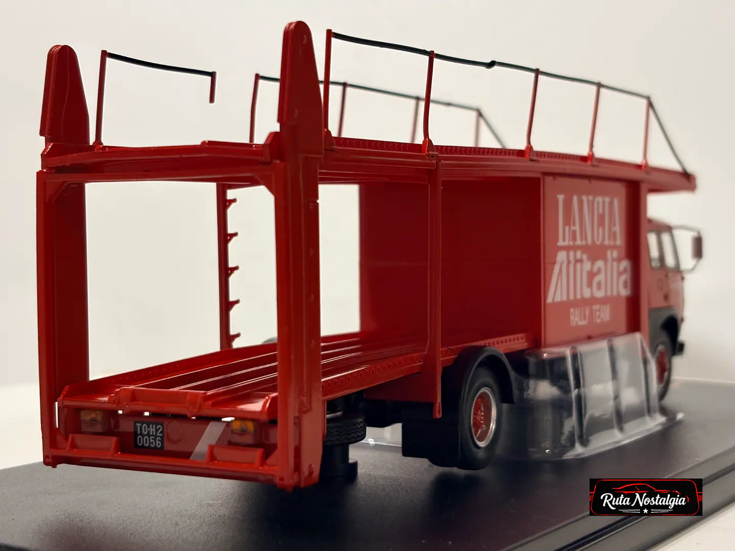 Camión Fiat 673 Lancia Alitalia Rally Team 1976 IXO 1:43 – BARRAS SUPERIORES CON DAÑO DURANTE ENVÍO INTERNACIONAL 7