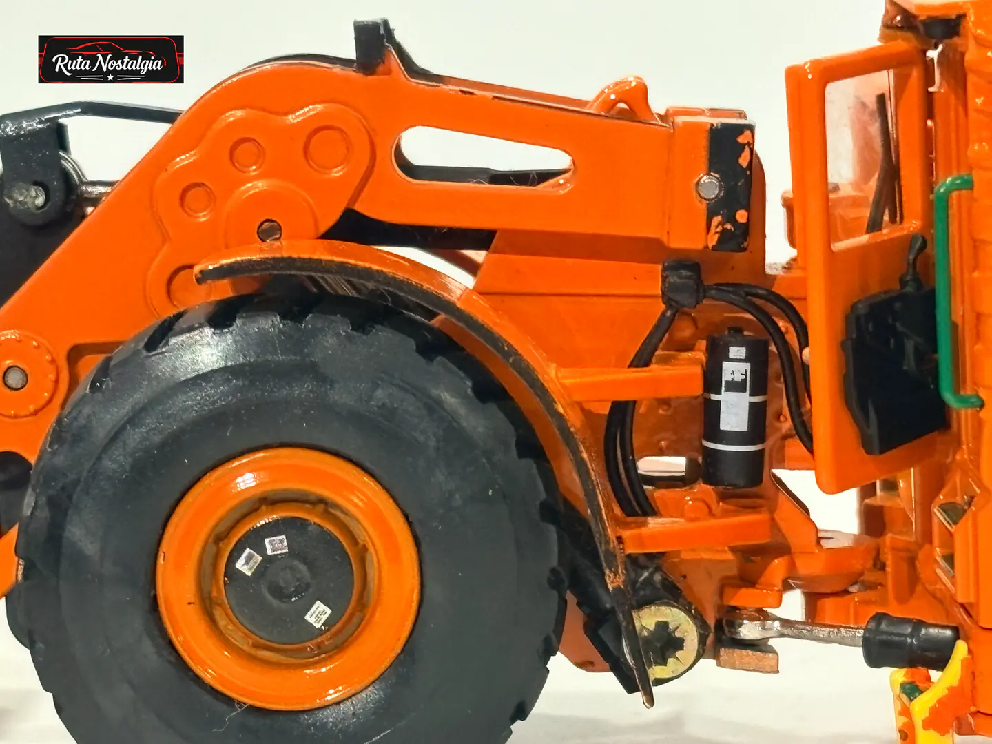 Cargador híbrido Scooptram KOMATSU WX22H 1:50 – Minería subterránea | Modelo con detalles 2