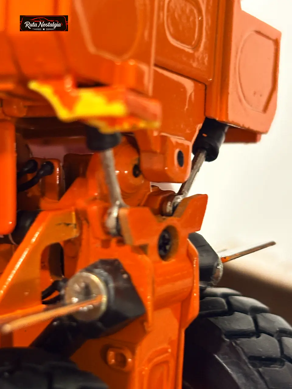 Cargador híbrido Scooptram KOMATSU WX22H 1:50 – Minería subterránea | Modelo con detalles 4