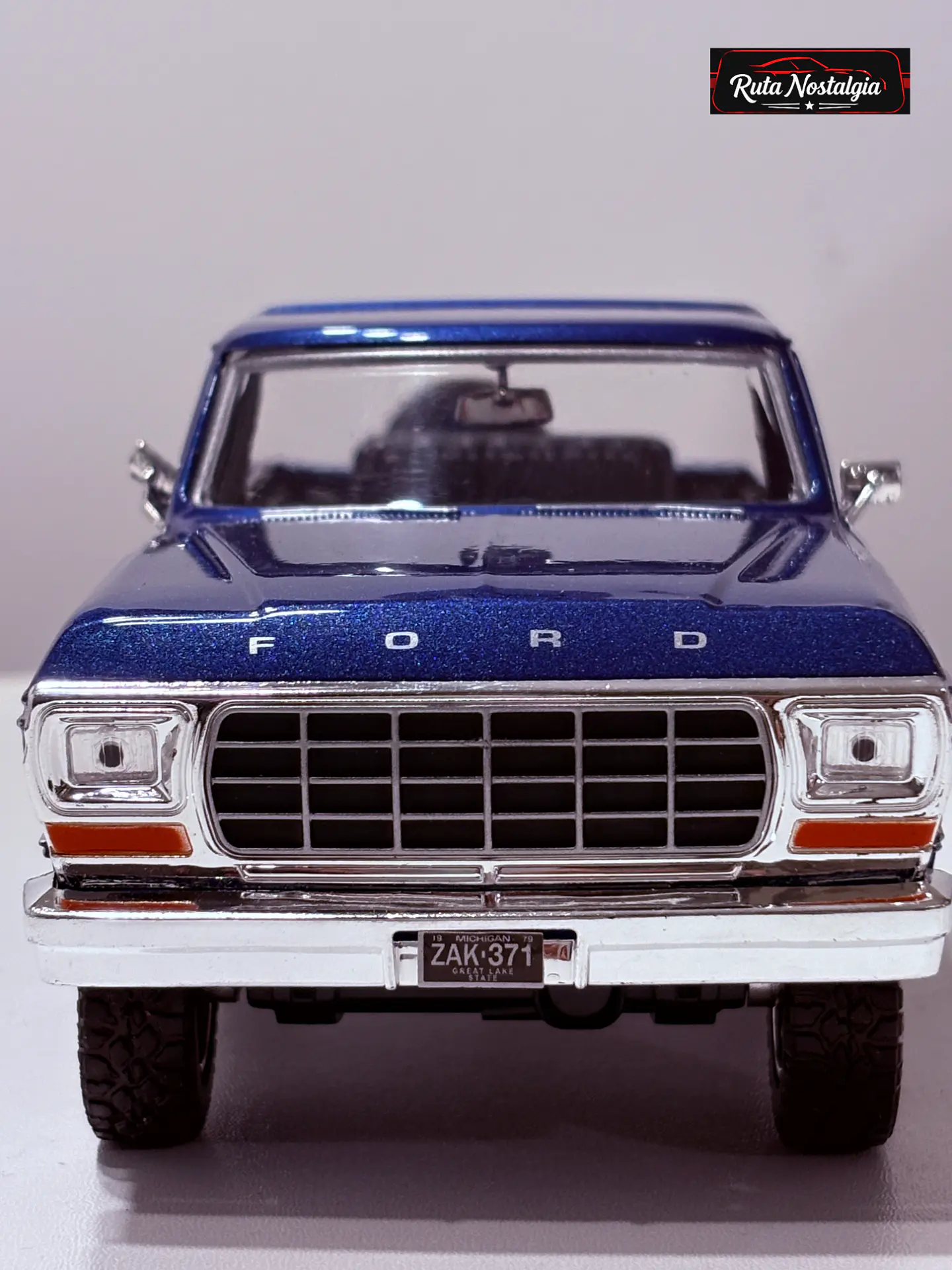 Ford Bronco Ranger XLT 1978 (Open Top) — Motormax 