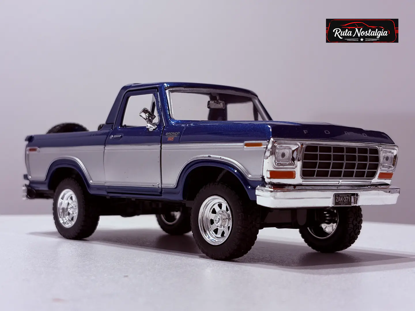 Ford Bronco Ranger XLT 1978 (Open Top) — Motormax 