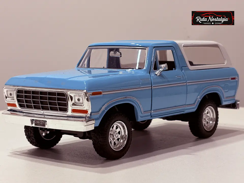 Ford Bronco Custom 1978 — Motormax 
