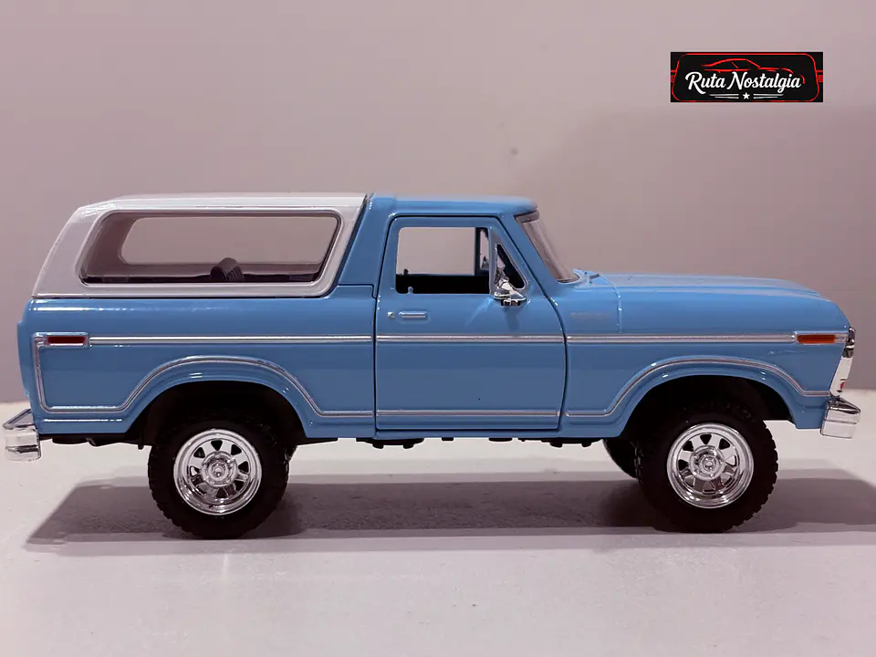 Ford Bronco Custom 1978 — Motormax 