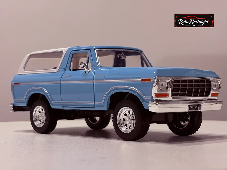 Ford Bronco Custom 1978 — Motormax 