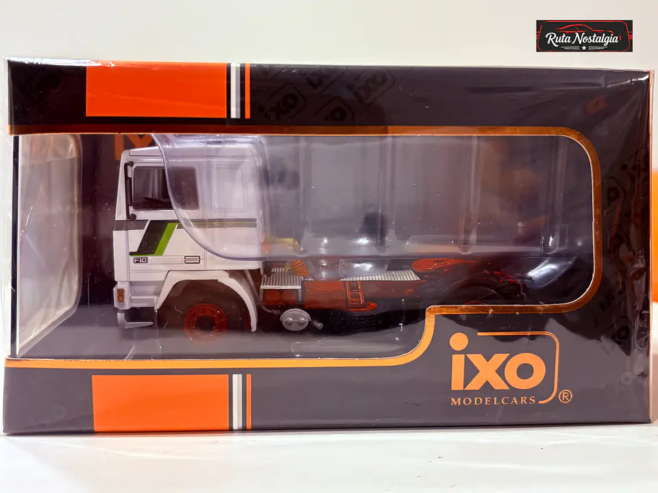 Volvo F10 1983 — IXO Models 1:43 | Blanco / Verde | Truck Cab premium de colección 8