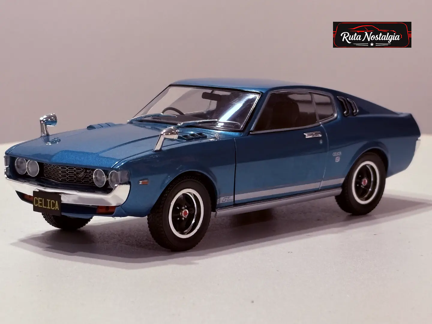 Toyota Celica LB 2000 GT 1973 — WhiteBox 1:24 | Türkis Metallic | JDM Pony Car de colección 4