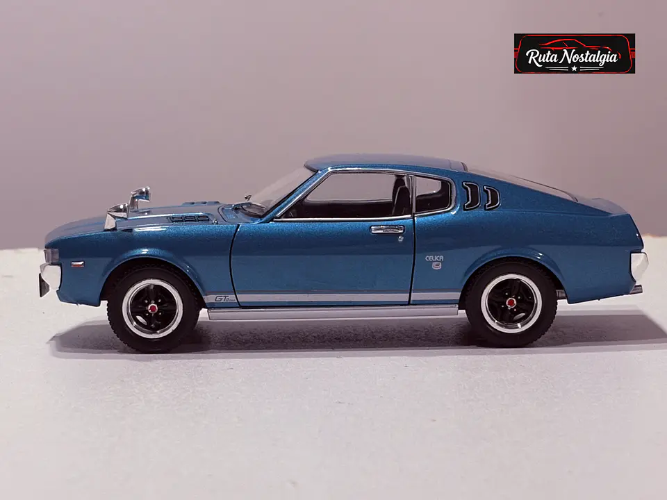 Toyota Celica LB 2000 GT 1973 — WhiteBox 1:24 | Türkis Metallic | JDM Pony Car de colección 7
