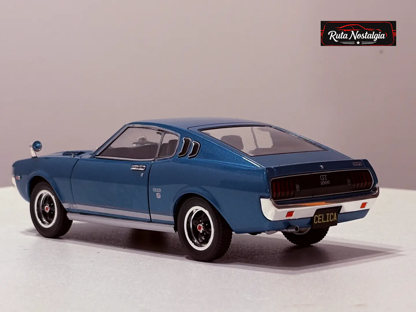 Toyota Celica LB 2000 GT 1973 — WhiteBox 1:24 | Türkis Metallic | JDM Pony Car de colección 8