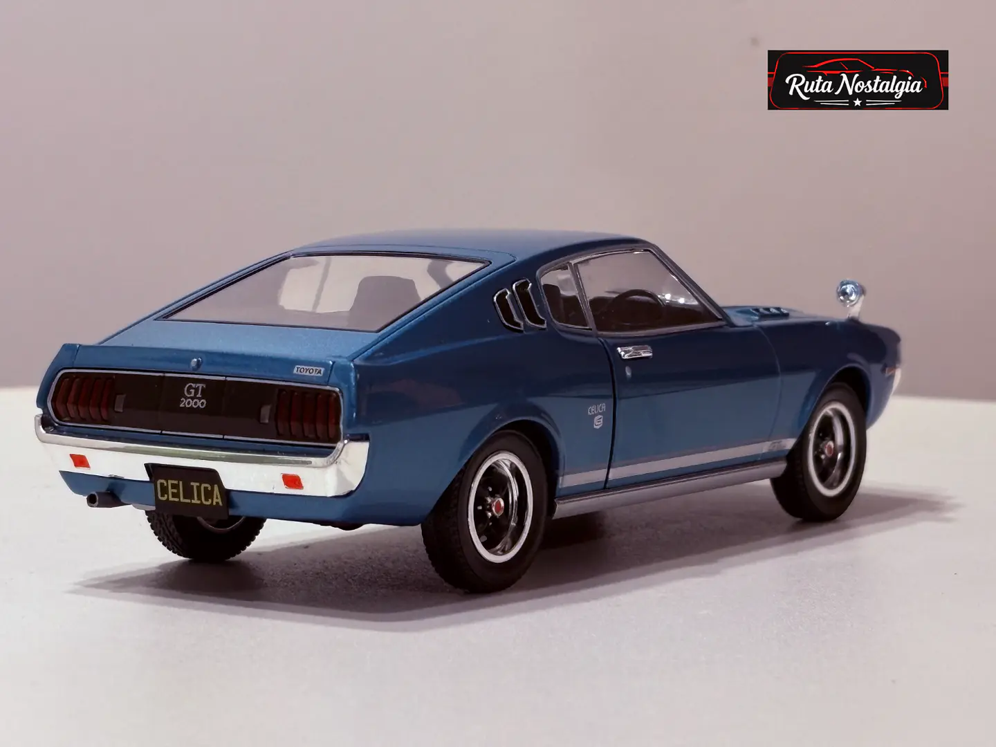 Toyota Celica LB 2000 GT 1973 — WhiteBox 1:24 | Türkis Metallic | JDM Pony Car de colección 9